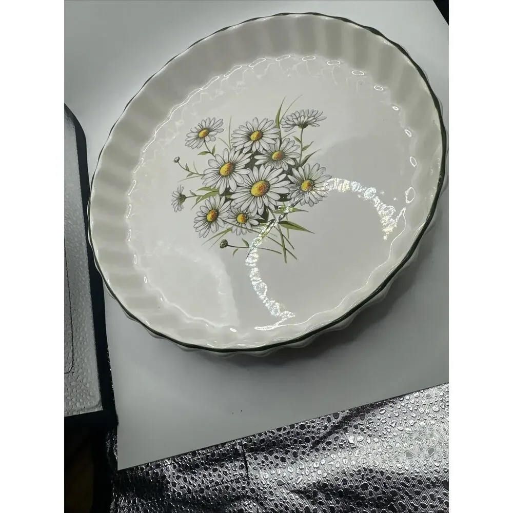 Ulster Ceramic Quiche Dish with Daisy Center - Made in England